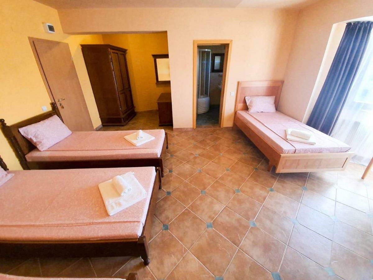 Rooms Cristian Дева Екстериор снимка