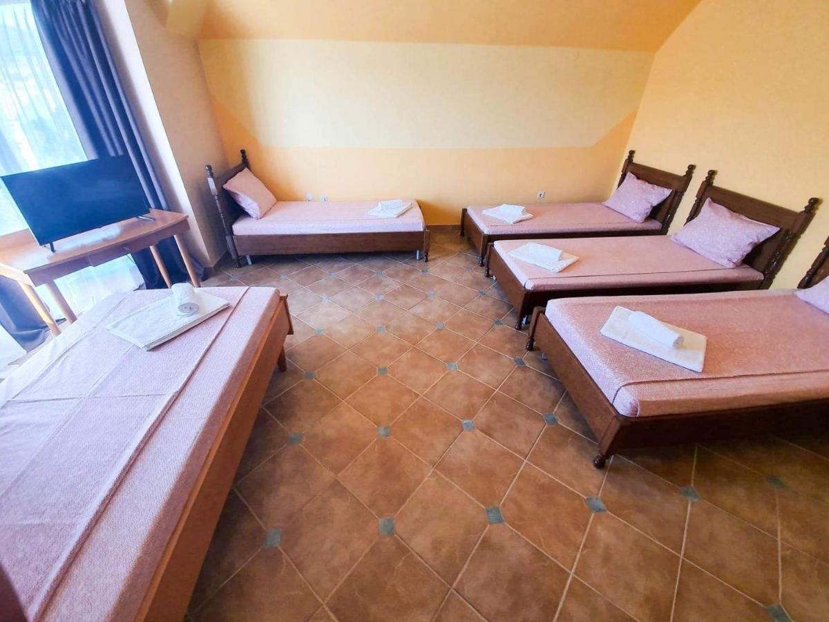 Rooms Cristian Дева Екстериор снимка